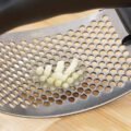 ប្រដាប់សង្កត់ខ្ទឹម - Garlic Crusher - Image 6